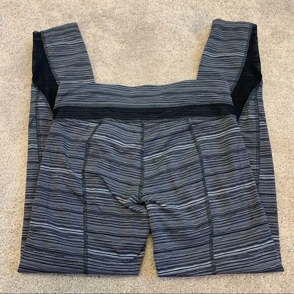 Lululemon Inspire Tight II (Mesh)
Cyber Black Deep Coal / Black Sz 6 - Picture 12 of 13
